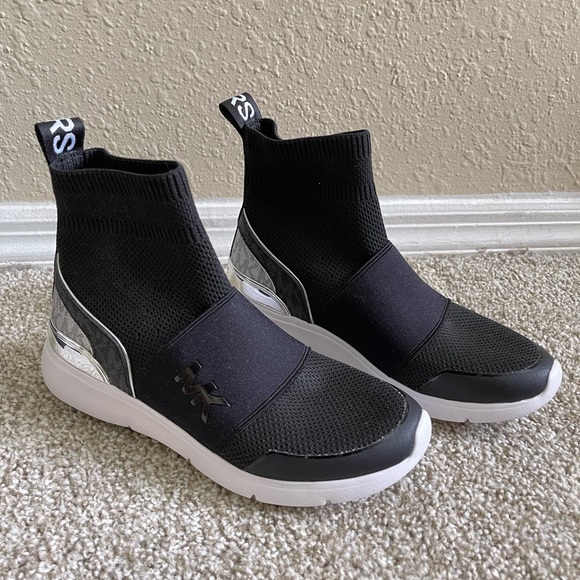 Michael Kors Sock Sneakers size 5 black & white - Picture 6 of 6